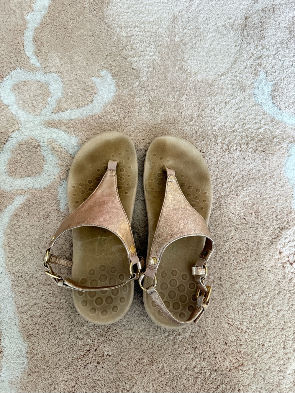 Vionic Tan Metallic Thong Sandals known for arch support
